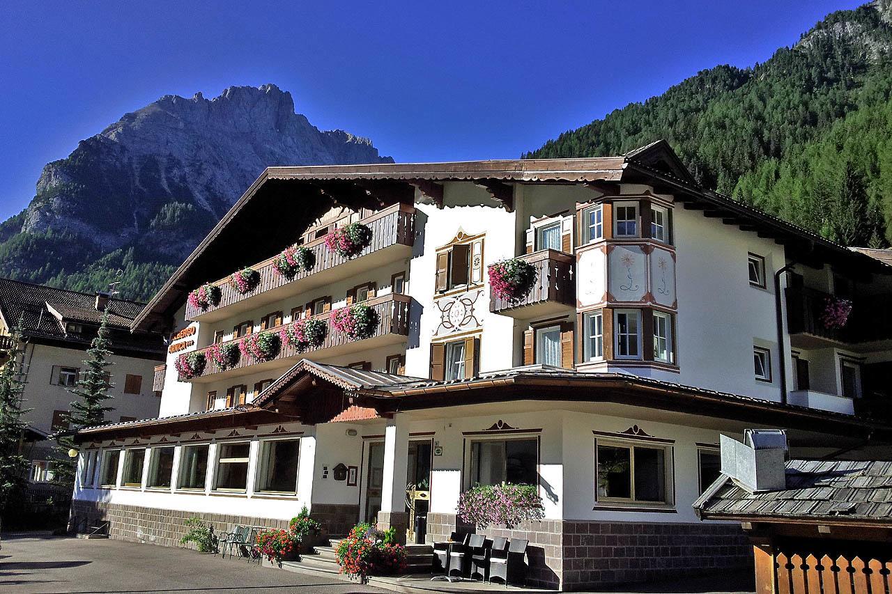 Albergo Arnica Canazei Luaran gambar