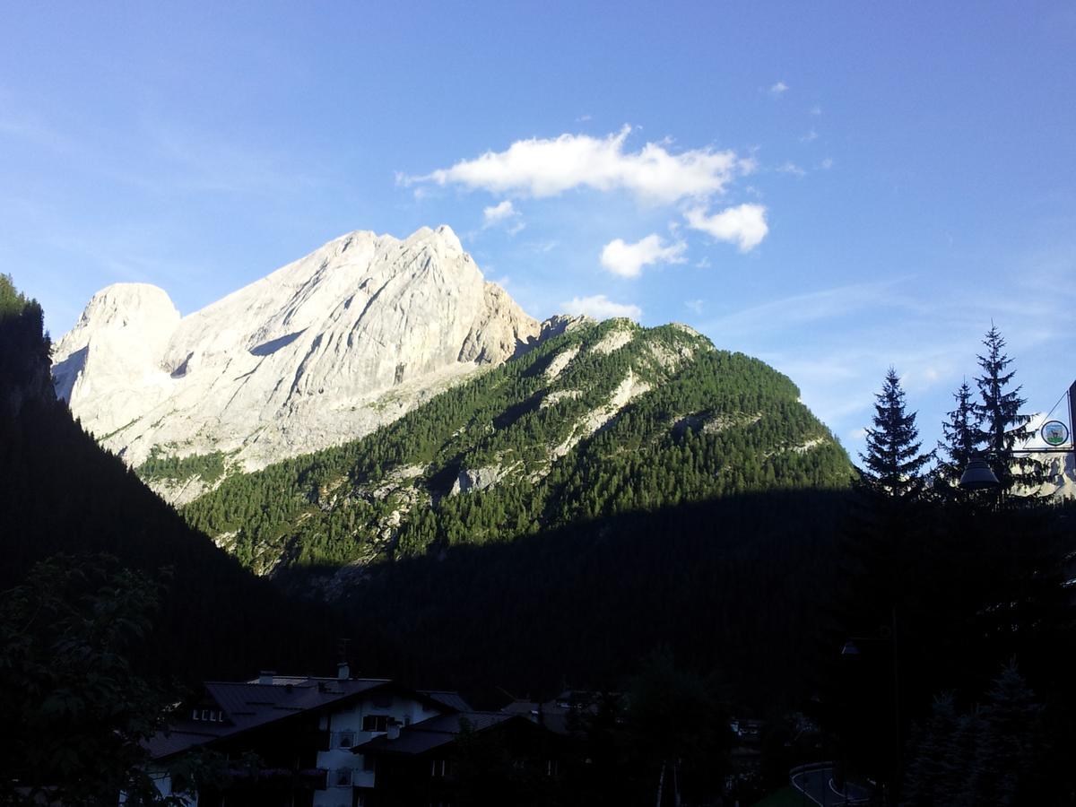 Albergo Arnica Canazei Luaran gambar