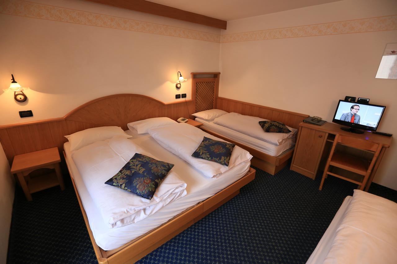 Albergo Arnica Canazei Luaran gambar
